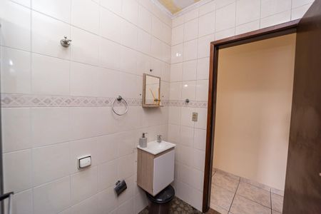 Casa à venda com 160m², 3 quartos e 3 vagas Casa à venda com 160m², 3 quartos e 3 vagasBanheiro Social