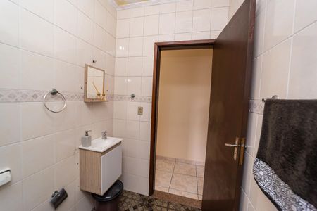 Casa à venda com 160m², 3 quartos e 3 vagas Casa à venda com 160m², 3 quartos e 3 vagasBanheiro Social