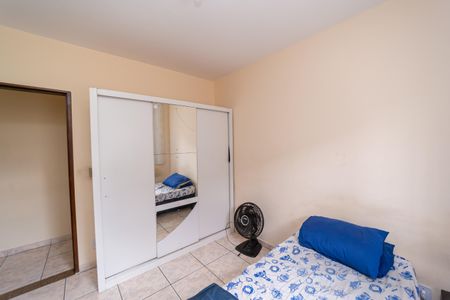 Casa à venda com 160m², 3 quartos e 3 vagas Casa à venda com 160m², 3 quartos e 3 vagasQuarto 2