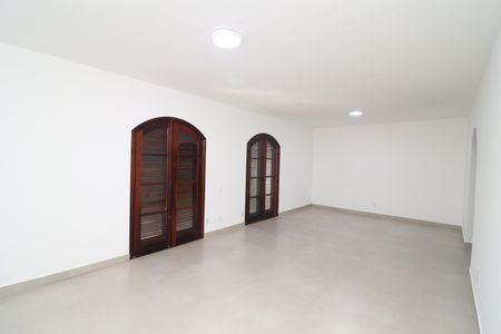 Casa para alugar com 503m², 3 quartos e 2 vagasSala