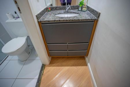 Apartamento à venda com 56m², 3 quartos e 1 vaga Apartamento à venda com 56m², 3 quartos e 1 vagaBanheiro