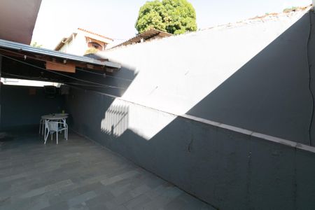 Casa à venda com 180m², 3 quartos e 1 vagaQuintal