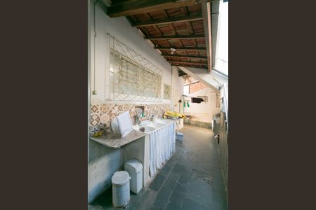 Casa à venda com 180m², 3 quartos e 1 vagaÁrea de Serviço