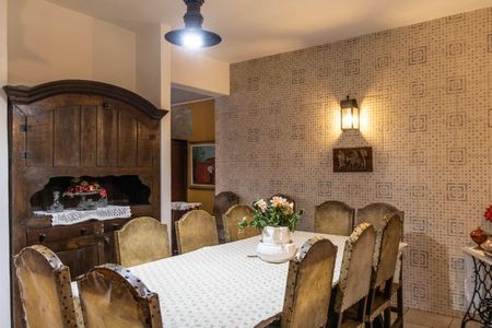 Casa à venda com 700m², 3 quartos e 4 vagasSala 1