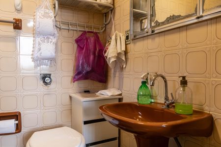 Casa à venda com 700m², 3 quartos e 4 vagasBanheiro da Suíte