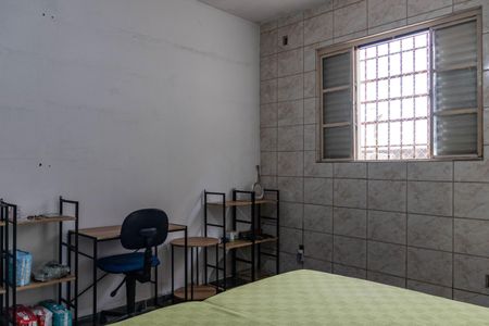 Casa à venda com 700m², 3 quartos e 4 vagasCasa 2 Quarto 1