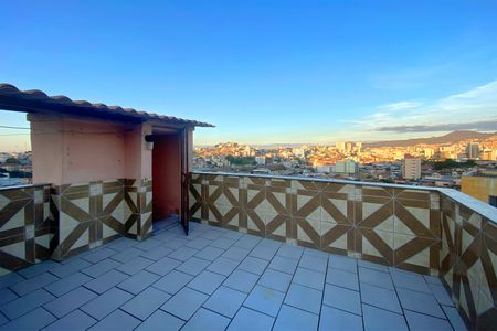 Casa à venda com 150m², 2 quartos e 1 vagaCobertura