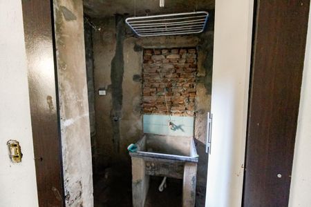 Casa à venda com 300m², 2 quartos e 6 vagas Casa à venda com 300m², 2 quartos e 6 vagasÁrea de Serviço