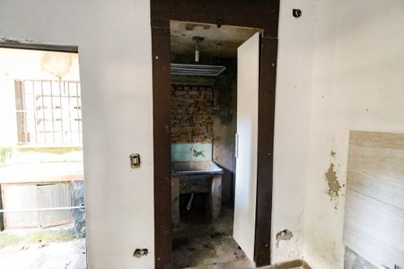 Casa à venda com 300m², 2 quartos e 6 vagas Casa à venda com 300m², 2 quartos e 6 vagasÁrea de Serviço