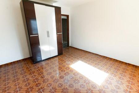 Casa à venda com 300m², 2 quartos e 6 vagas Casa à venda com 300m², 2 quartos e 6 vagasQuarto 2