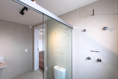 Banheiro de kitnet/studio para alugar com 1 quarto, 32m² em Vila Dom Pedro I, São Paulo