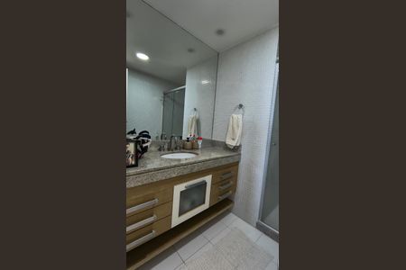 Apartamento à venda com 130m², 3 quartos e 2 vagas Apartamento à venda com 130m², 3 quartos e 2 vagasBanheiro da Suíte 2