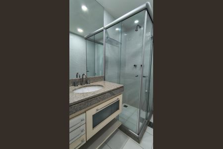 Apartamento à venda com 130m², 3 quartos e 2 vagas Apartamento à venda com 130m², 3 quartos e 2 vagasBanheiro da Suíte 1