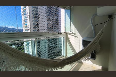 Apartamento à venda com 130m², 3 quartos e 2 vagas Apartamento à venda com 130m², 3 quartos e 2 vagasVaranda da Suíte 3