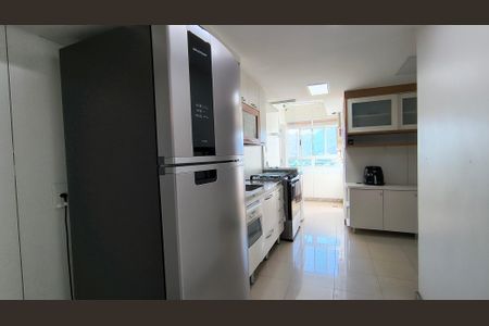 Apartamento à venda com 130m², 3 quartos e 2 vagas Apartamento à venda com 130m², 3 quartos e 2 vagasCozinha e Área de Serviço