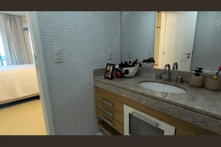Apartamento à venda com 130m², 3 quartos e 2 vagas Apartamento à venda com 130m², 3 quartos e 2 vagasBanheiro da Suíte 2