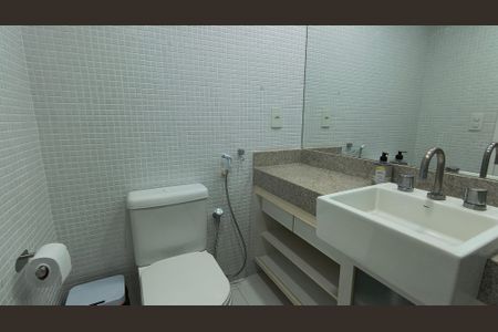 Apartamento à venda com 130m², 3 quartos e 2 vagas Apartamento à venda com 130m², 3 quartos e 2 vagasBanheiro da Suíte 3