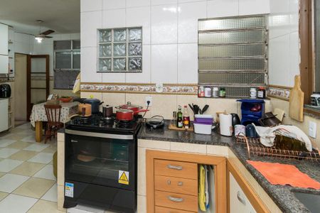 Casa para alugar com 320m², 4 quartos e 2 vagasCozinha