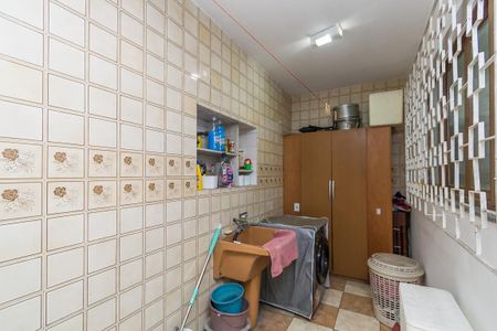 Casa para alugar com 320m², 4 quartos e 2 vagasÁrea de serviço