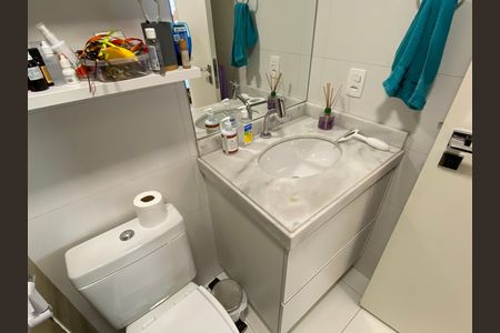 Apartamento para alugar com 67m², 2 quartos e 1 vagaBanheiro 