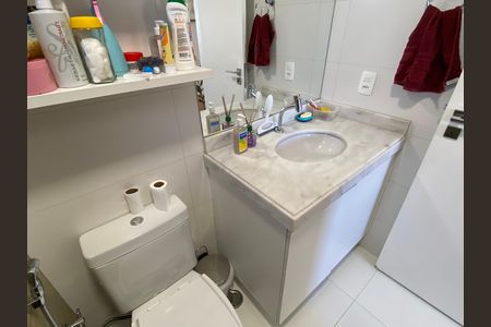 Apartamento para alugar com 67m², 2 quartos e 1 vagaBanheiro da Suíte