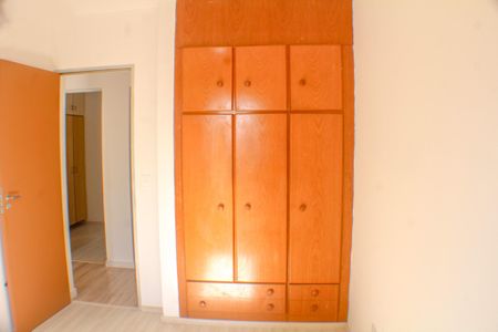 Apartamento à venda com 77m², 3 quartos e 2 vagasQuarto 2