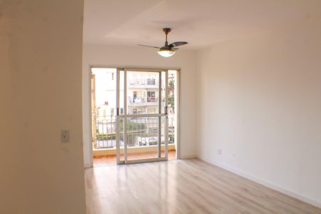 Apartamento à venda com 77m², 3 quartos e 2 vagasSala
