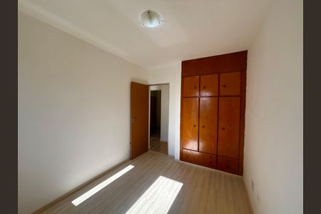 Apartamento à venda com 77m², 3 quartos e 2 vagasQuarto 2