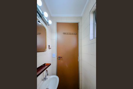 Apartamento à venda com 77m², 2 quartos e 2 vagasBanheiro de serviço