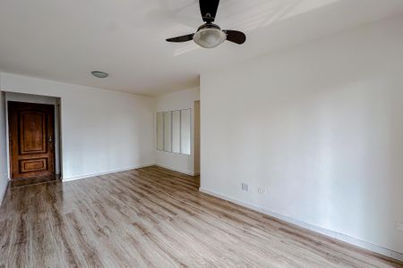 Apartamento à venda com 77m², 2 quartos e 2 vagasSala