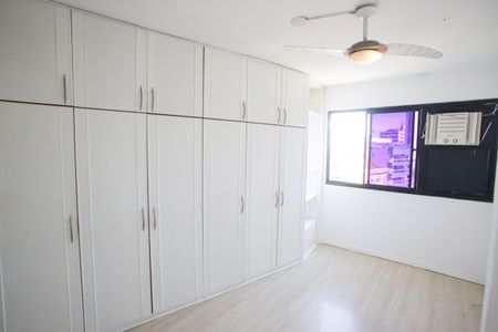 Apartamento à venda com 280m², 5 quartos e 2 vagas Apartamento à venda com 280m², 5 quartos e 2 vagasSuíte 1