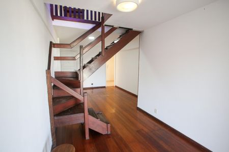 Apartamento à venda com 280m², 5 quartos e 2 vagas Apartamento à venda com 280m², 5 quartos e 2 vagasSala