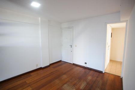 Apartamento à venda com 280m², 5 quartos e 2 vagas Apartamento à venda com 280m², 5 quartos e 2 vagasSala