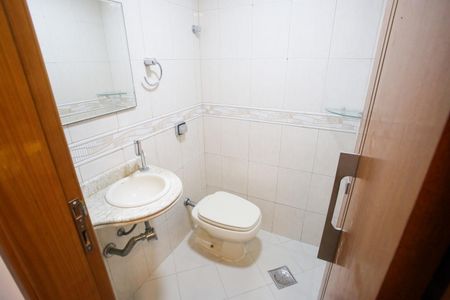 Apartamento à venda com 280m², 5 quartos e 2 vagas Apartamento à venda com 280m², 5 quartos e 2 vagasBanheiro 2