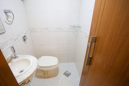 Apartamento à venda com 280m², 5 quartos e 2 vagas Apartamento à venda com 280m², 5 quartos e 2 vagasBanheiro 2