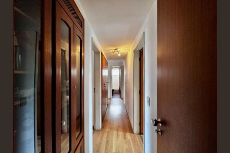 Apartamento para alugar com 148m², 4 quartos e 3 vagasCorredor Quartos