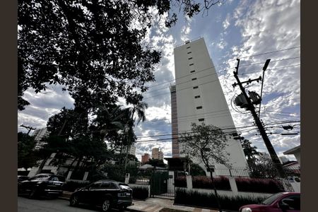 Apartamento para alugar com 148m², 4 quartos e 3 vagasFachada