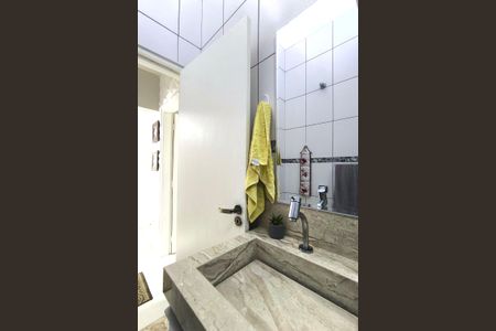 Casa à venda com 176m², 3 quartos e 3 vagasBanheiro 1