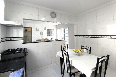 Casa à venda com 176m², 3 quartos e 3 vagasCozinha