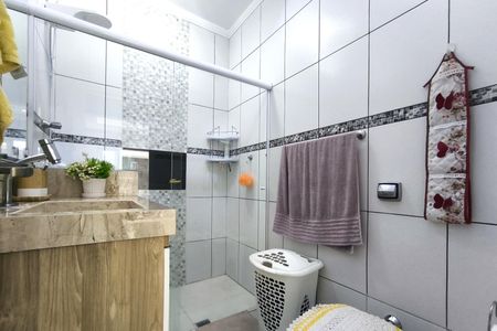 Casa à venda com 176m², 3 quartos e 3 vagasBanheiro 1