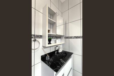 Casa à venda com 176m², 3 quartos e 3 vagasBanheiro 2