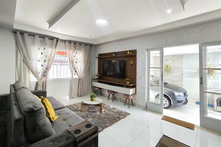 Casa à venda com 176m², 3 quartos e 3 vagasSala