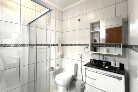 Casa à venda com 176m², 3 quartos e 3 vagasBanheiro 2