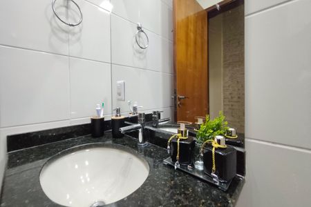 Casa à venda com 125m², 3 quartos e 2 vagas Casa à venda com 125m², 3 quartos e 2 vagasBanheiro Social