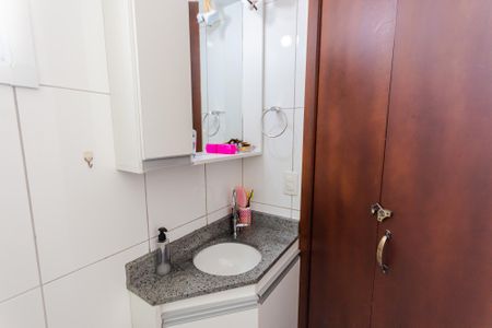 Apartamento à venda com 76m², 3 quartos e 1 vagaBanheiro 2