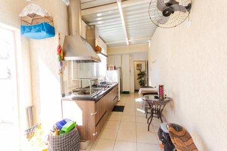 Apartamento à venda com 76m², 3 quartos e 1 vagaÁrea de Serviço