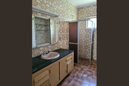 Casa à venda com 218m², 3 quartos e 4 vagas