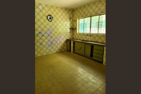 Casa à venda com 218m², 3 quartos e 4 vagas