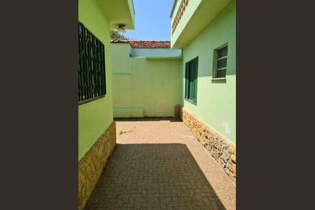 Casa à venda com 218m², 3 quartos e 4 vagas