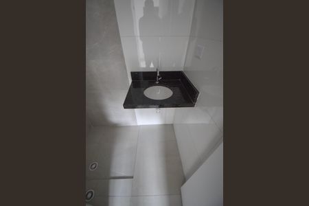 Apartamento à venda com 40m², 2 quartos e 1 vaga Apartamento à venda com 40m², 2 quartos e 1 vagaBanheiro Social